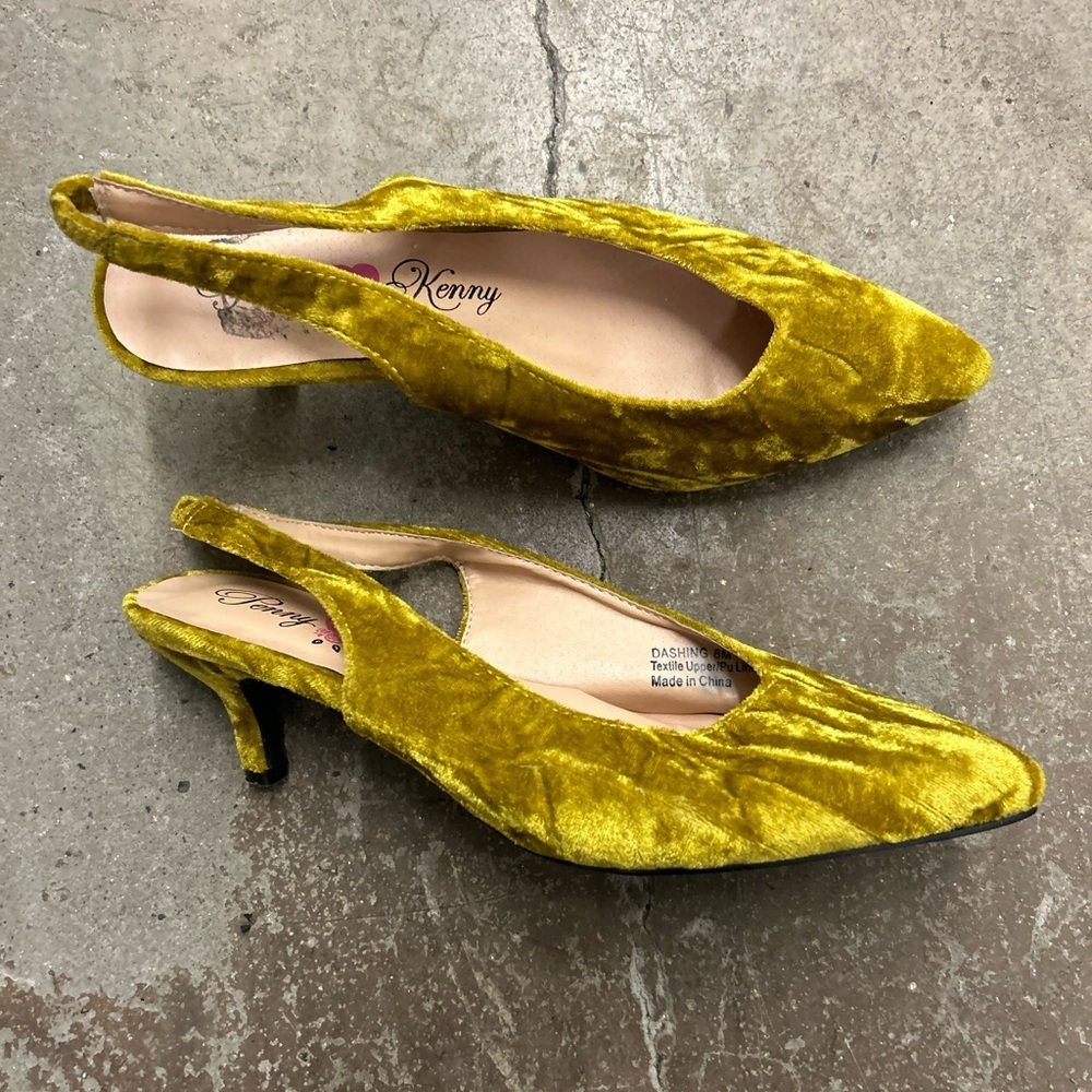 Penny loves kenny pounty toe kitten heel Women's Velvet Slingback holiday